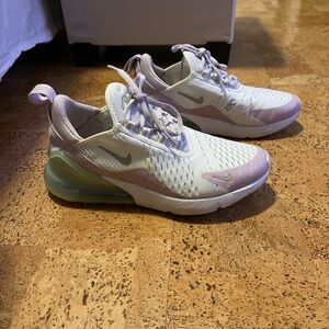 Nike Air Max 270